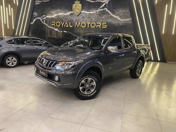 MITSUBISHI L200 TRITON 2.4 16V TURBO DIESEL SPORT HPE CD 4P 4X4 AUTOMÁTICO MITSUBISHI L200 TRITON 2.4 16V TURBO DIESEL SPORT HPE CD 4P 4X4 AUTOMÁTICO